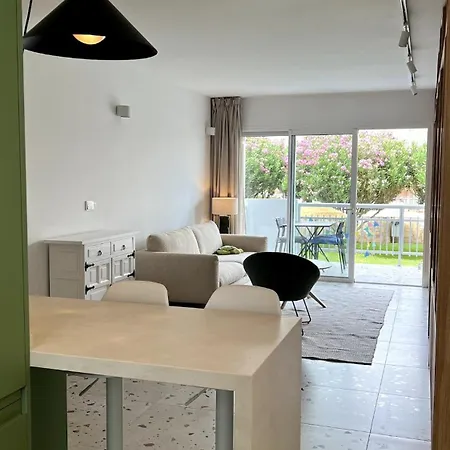 Beachfront - Kids Concept Apartment